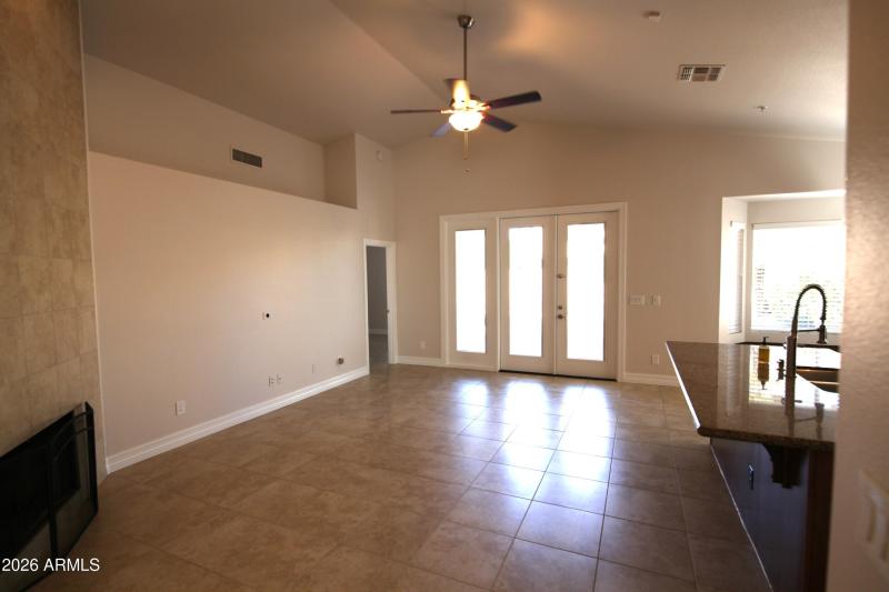 Dreyfus Family Room (4)