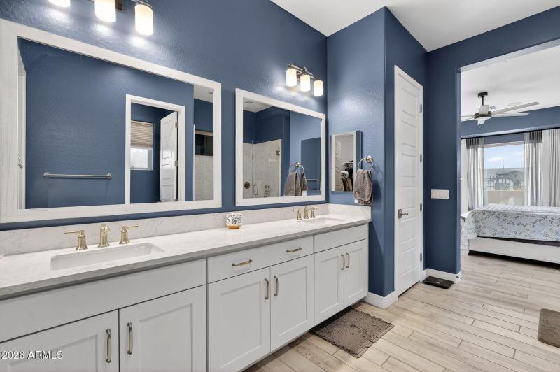 23-web-or-mls-33-E Scarlet St