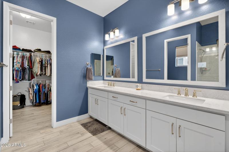 24-web-or-mls-32-E Scarlet St