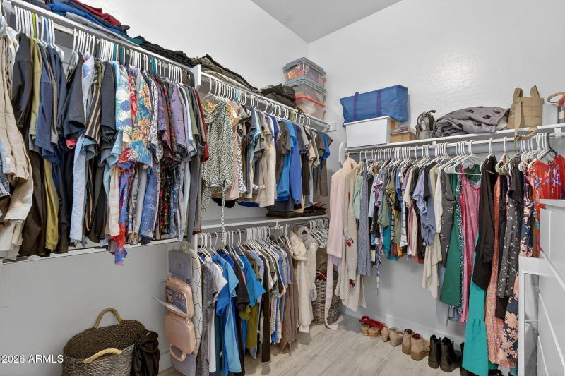 28-web-or-mls-38-E Scarlet St