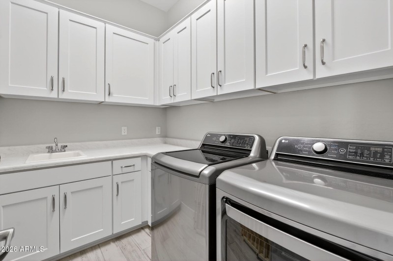 35-web-or-mls-39-E Scarlet St