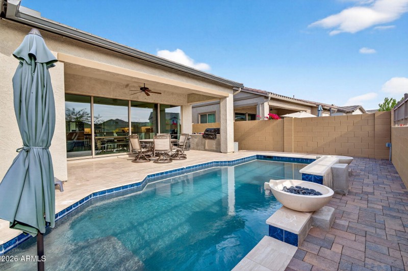 38-web-or-mls-11-E Scarlet St