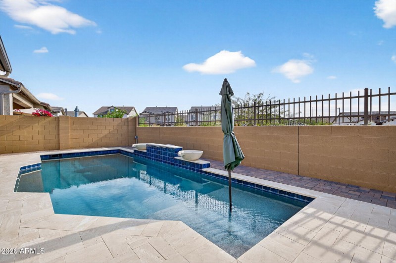 40-web-or-mls-10-E Scarlet St