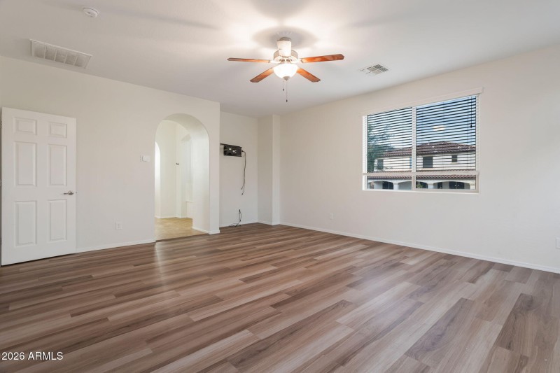 7-web-or-mls-Qp-9241