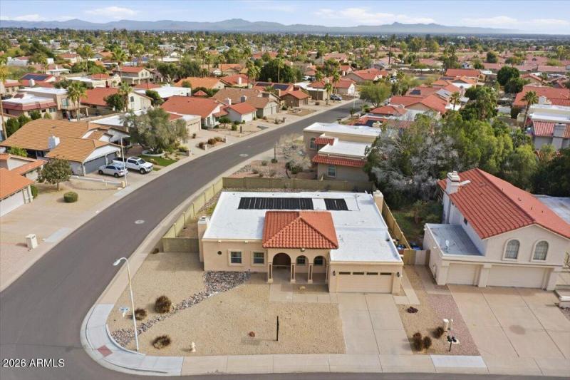 04-12627 S 38th Pl_RedHogMedia