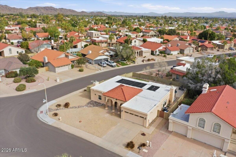 06-12627 S 38th Pl_RedHogMedia