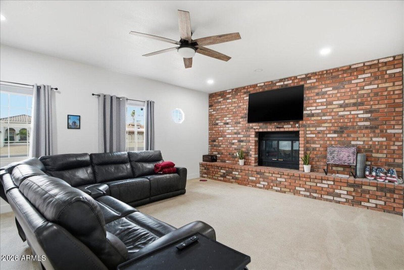 14-12627 S 38th Pl_RedHogMedia