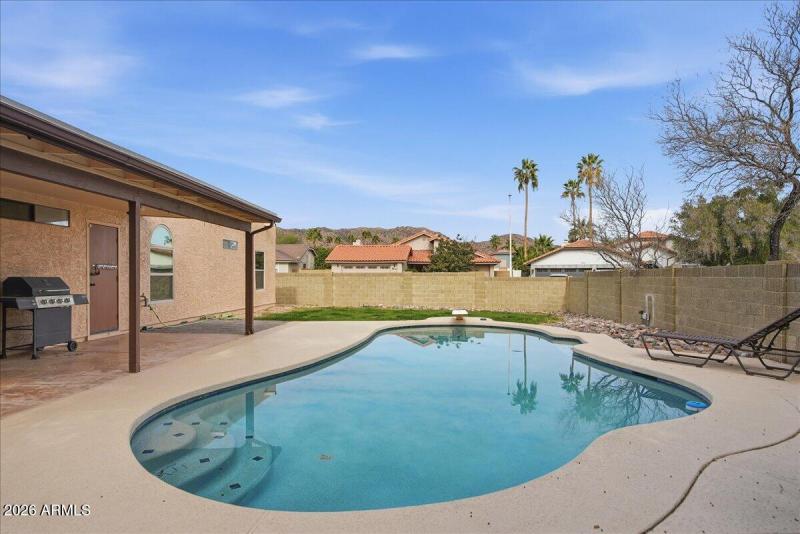 39-12627 S 38th Pl_RedHogMedia