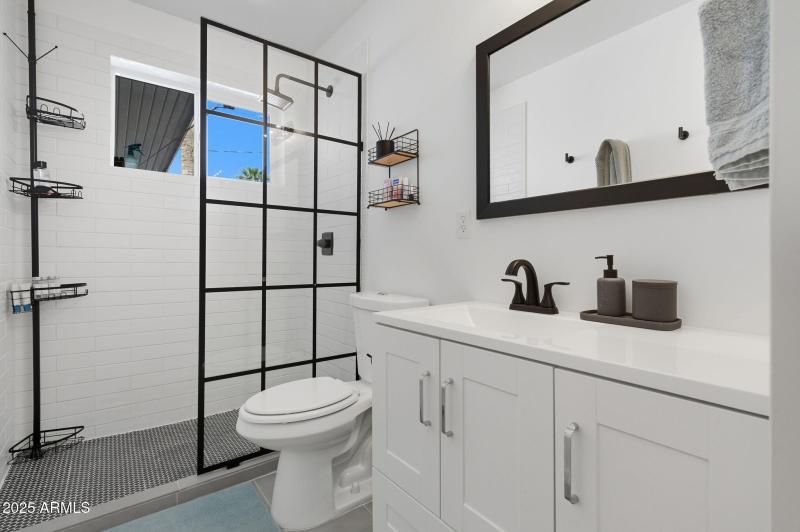 19-web-or-mls-1802 E Meadowbrook Ave-19