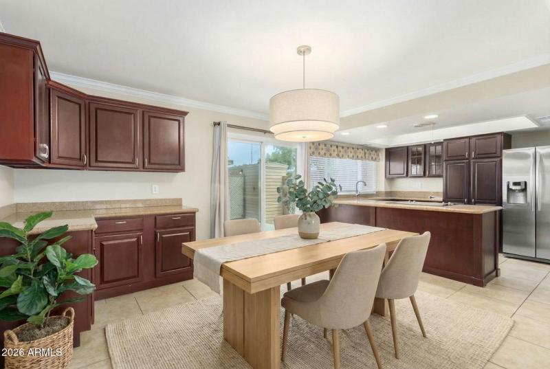 25-web-or-mls-8482 E Chaparral Rd - 2 Vi