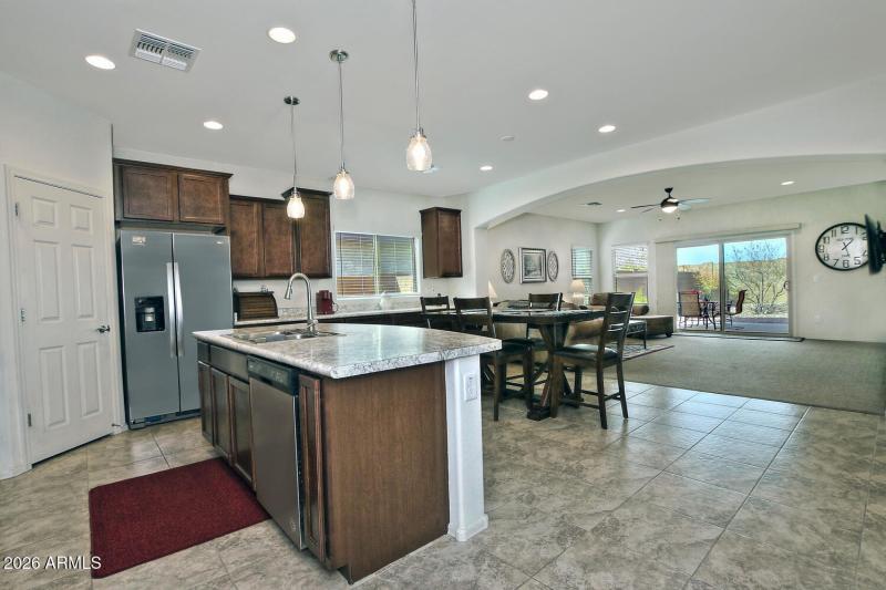 5484 W Patriot Way Florence AZ-large-007