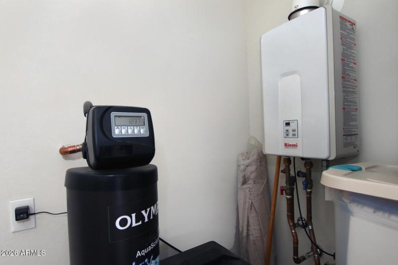 5484 W Patriot Way Florence AZ-large-037