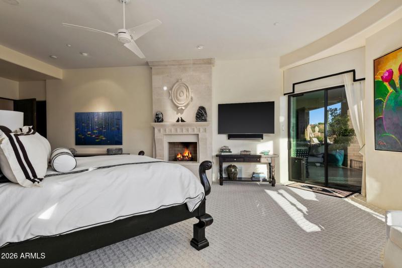 032_Primary Suite Details