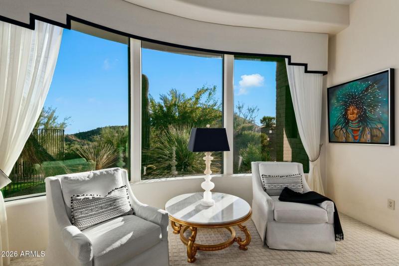 034_Primary Suite Sitting Space