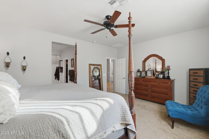 Huge primary bedroom