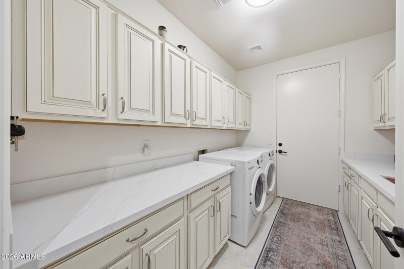 Oversized laundry room