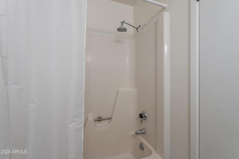 030_Guest Bathroom