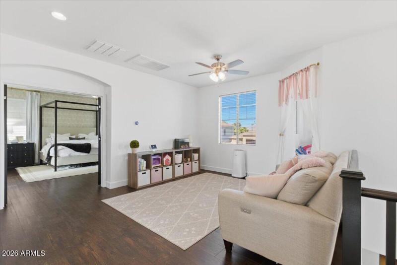 25-2177 E Glacier Pl