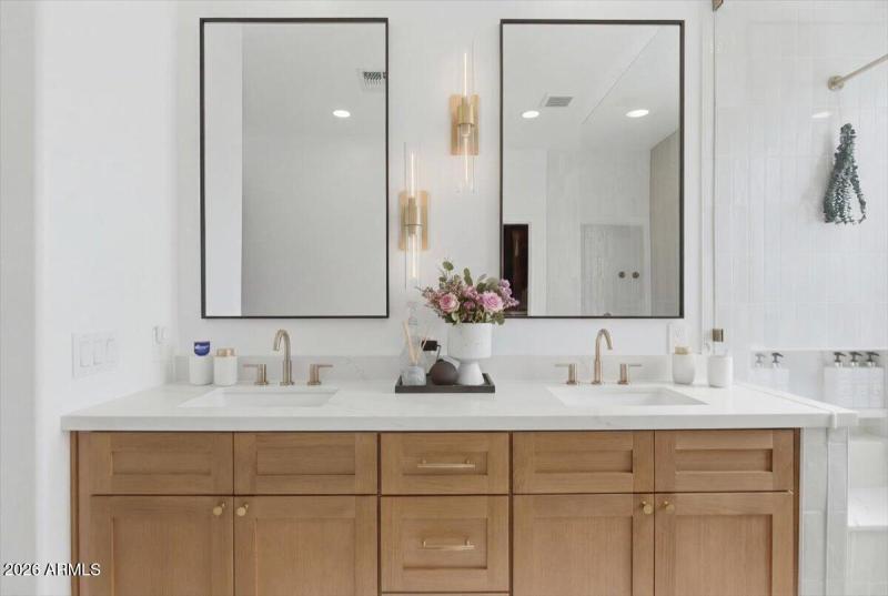 31-2177 E Glacier Pl