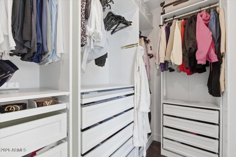 Professional closet organizer