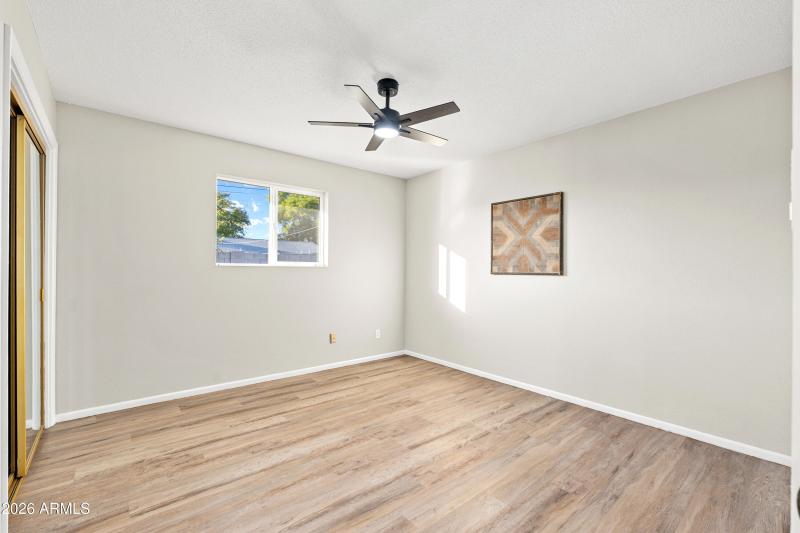 8602 N 33rd Ave - 17