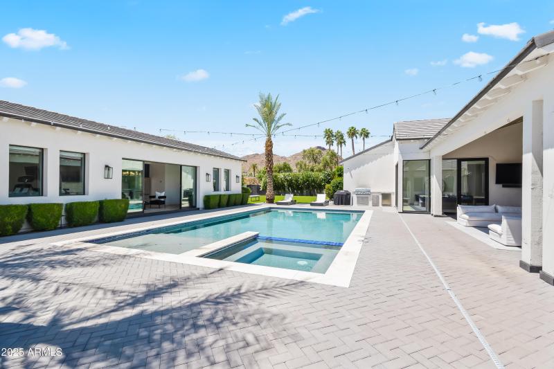 Pool + Spa off Pool/Guesthouse