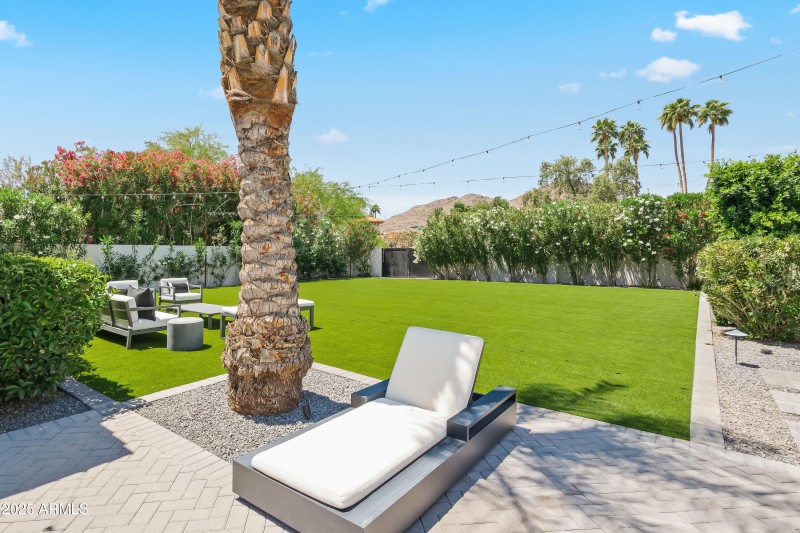 Camelback Mt. Views in Backyard