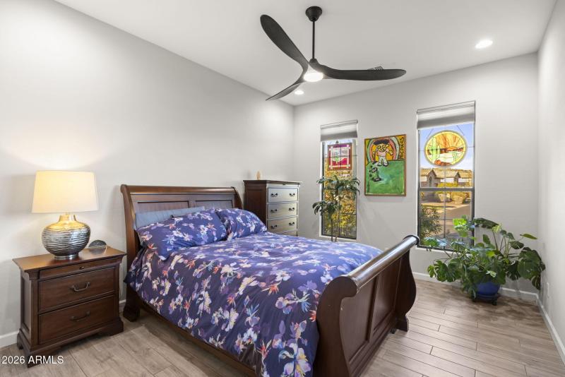 26-web-or-mls-9065-e-leonora-st