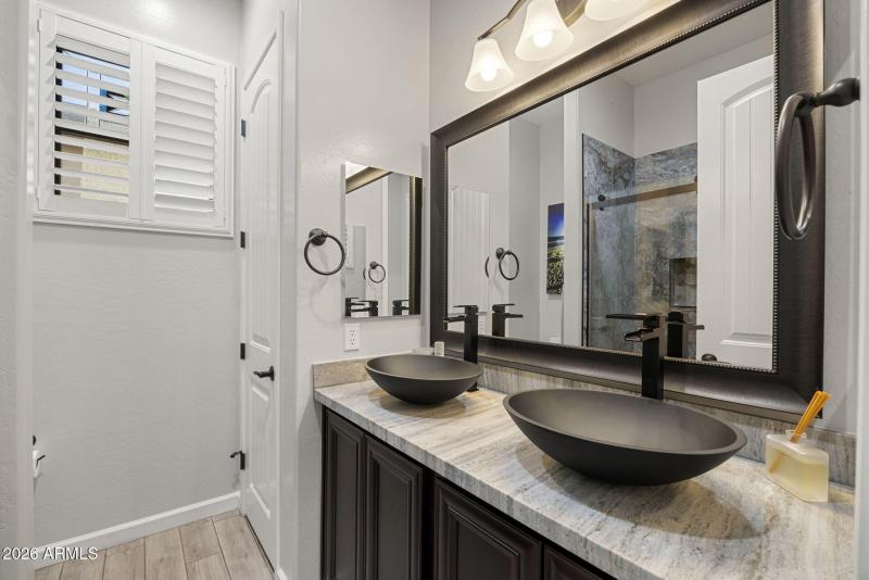 28-web-or-mls-9065-e-leonora-st