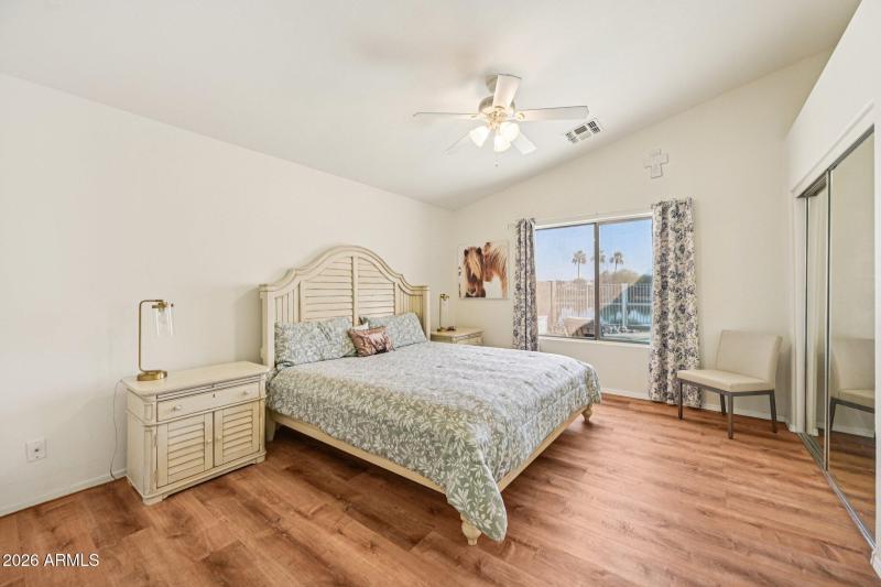 18-web-or-mls-N 107th Dr-S0402-018