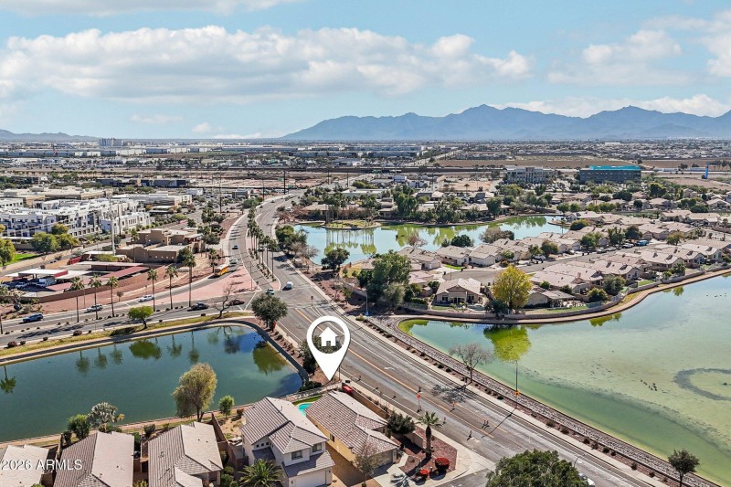 38-web-or-mls-N 107th Dr-S0402-038