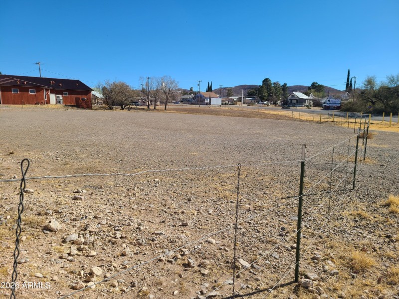 Sumner towards 1st St