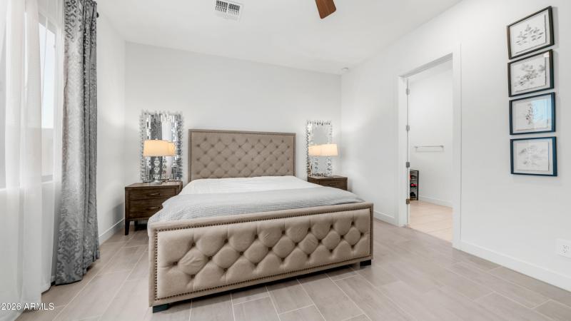 8022 W Northview Ave (22)