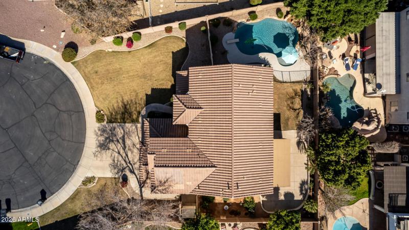 50 - Justine 1099 Drone