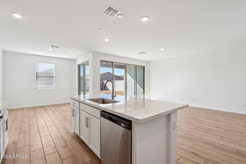 10-web-or-mls-W Camden Ave-S0402-010