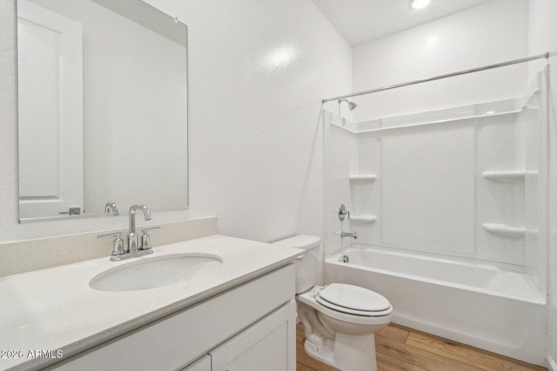 16-web-or-mls-W Camden Ave-S0402-016