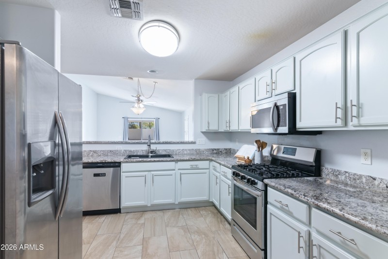 6_14809 n 139th ln-6