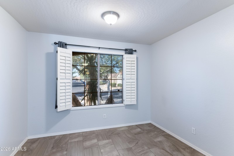 9_14809 n 139th ln-9