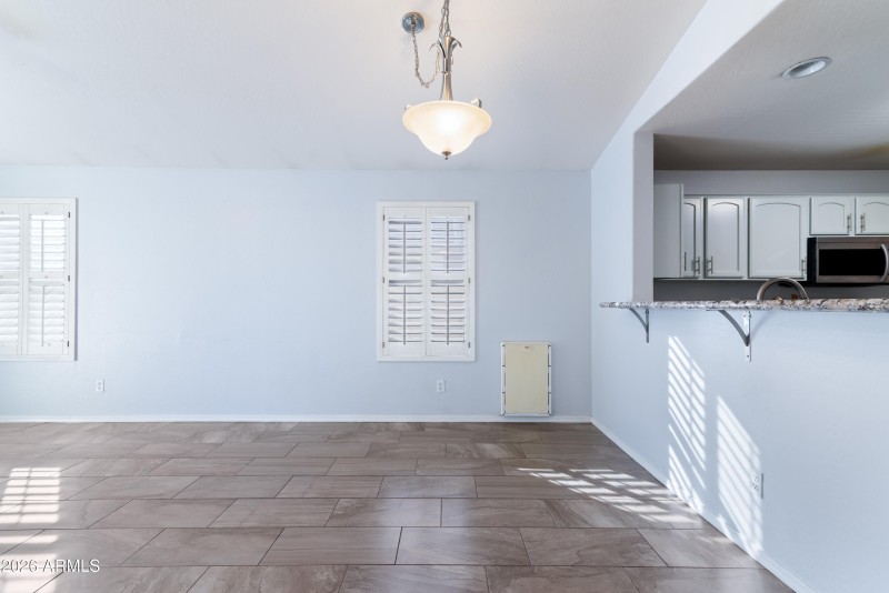 10_14809 n 139th ln-12