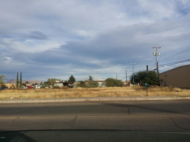 San Antonio & 11th corner lot sidewalk