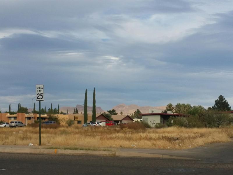 San Antonio & 11th corner lot