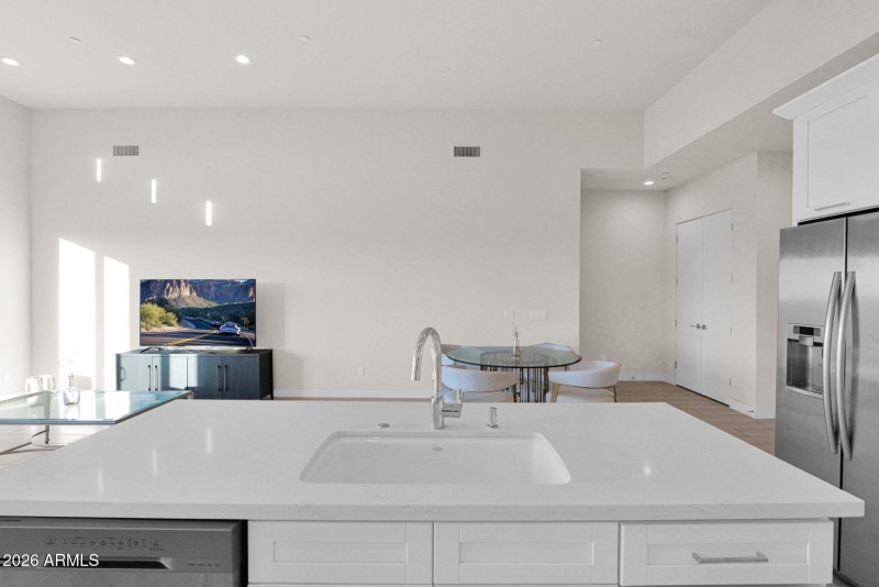 10-web-or-mls-P1471586