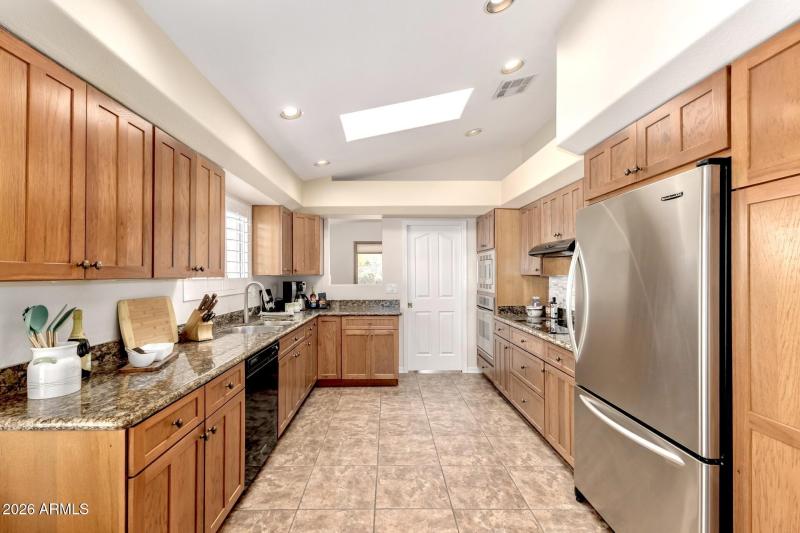 27327267-E33A-4A9C-A2FA-1AF3AD443F91