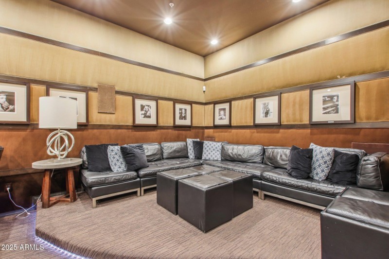 16-web-or-mls-N 76th St 2263-016