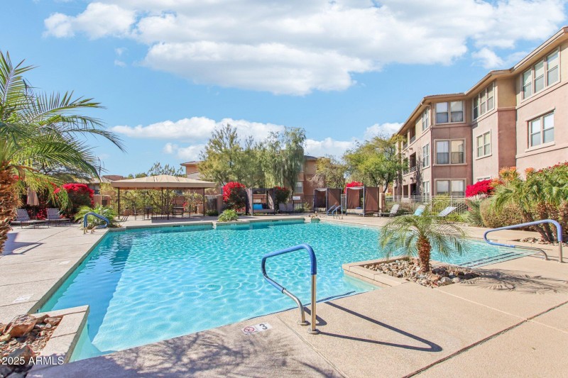 40-web-or-mls-N 76th St 2263-040