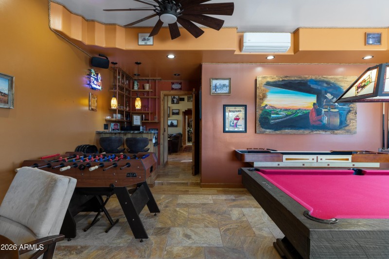 Bonus/Game Room w/ Wet Bar
