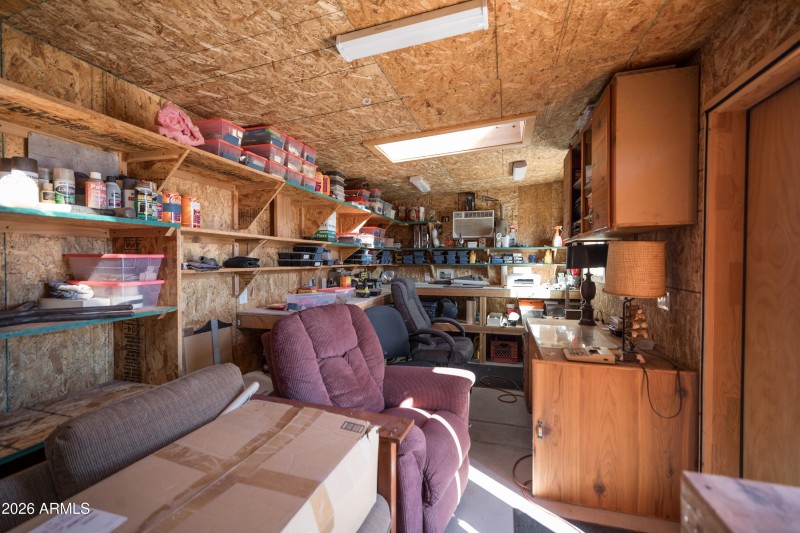 Shed w/lights & temp. controlled