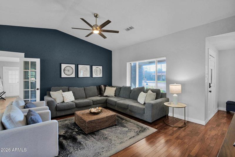 18-web-or-mls-P1481912