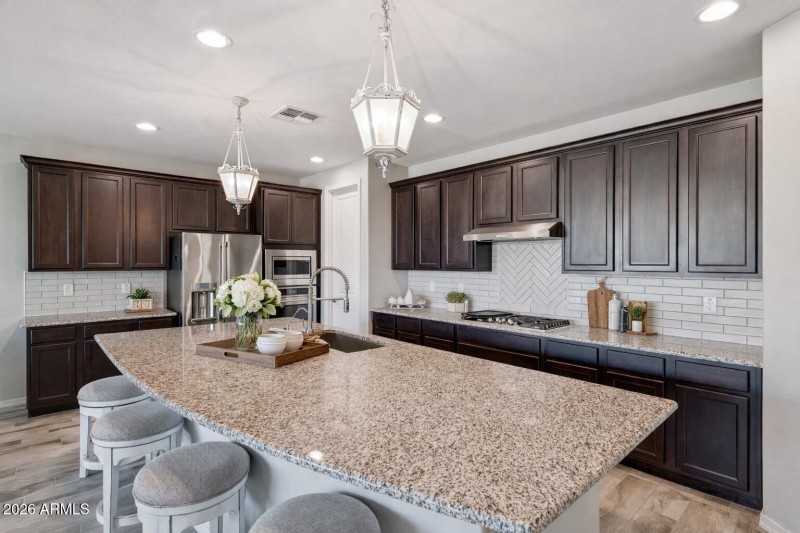 kitchen 1 with staging