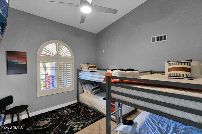 18-web-or-mls-P1482040